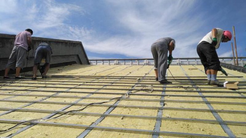 屋顶防水材料批发价格：揭秘影响价格的关键因素