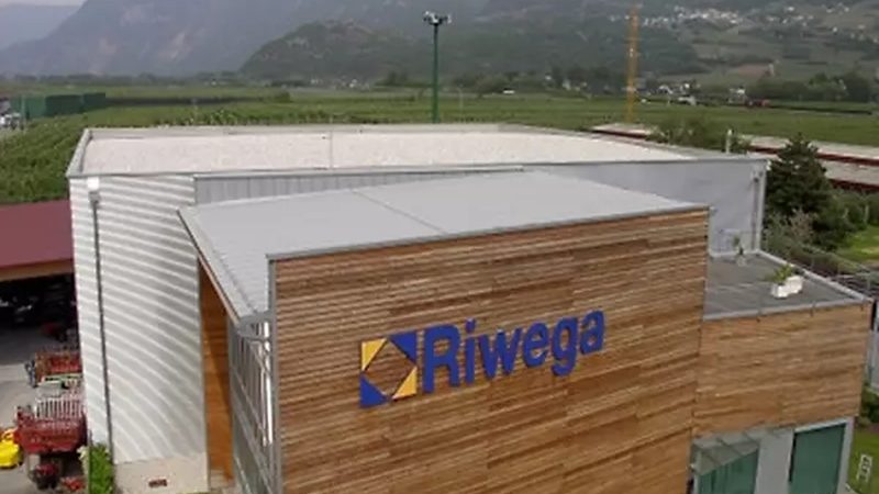 岩棉板施工前的关键一步：基础处理要求详解**